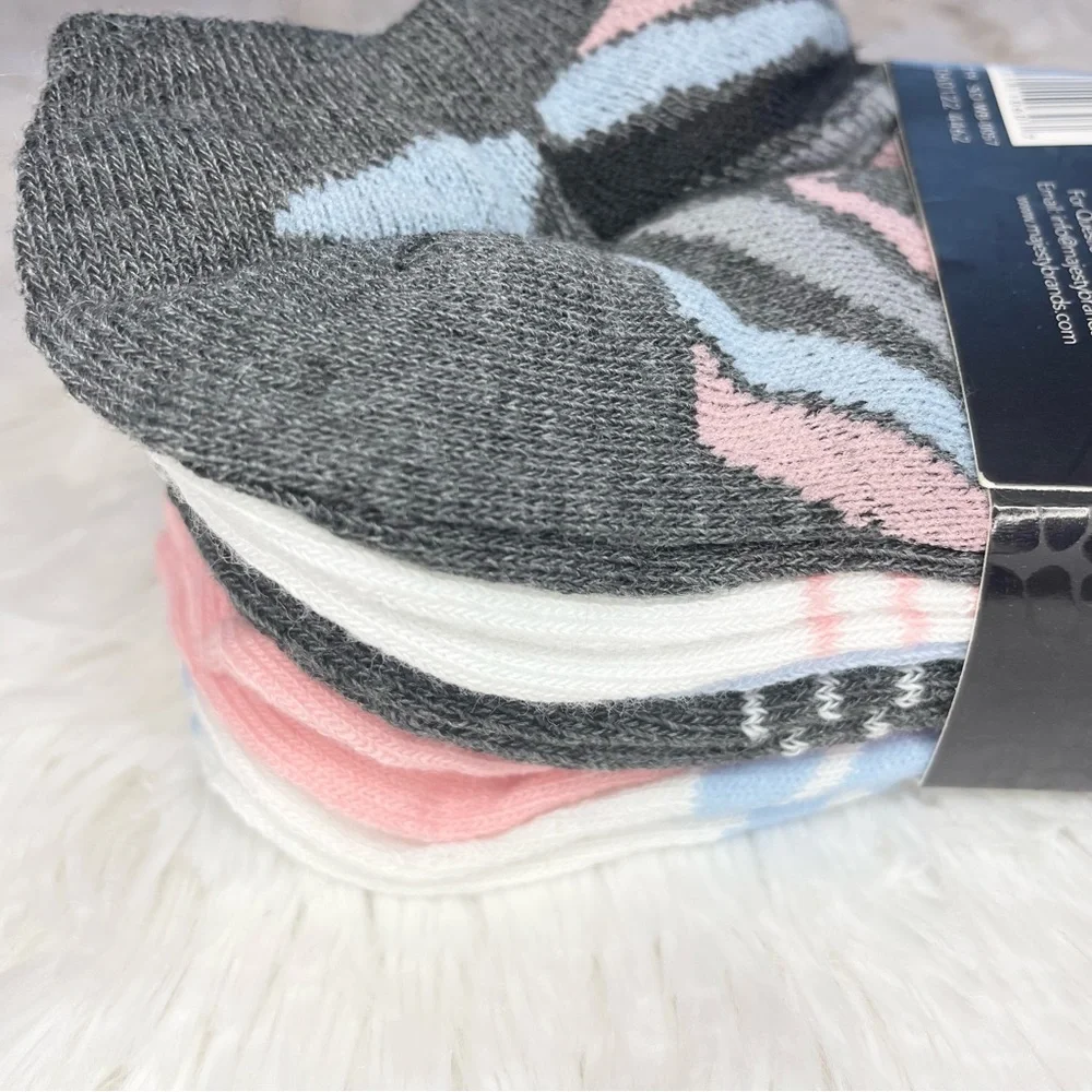 Socks , 6 pairs included